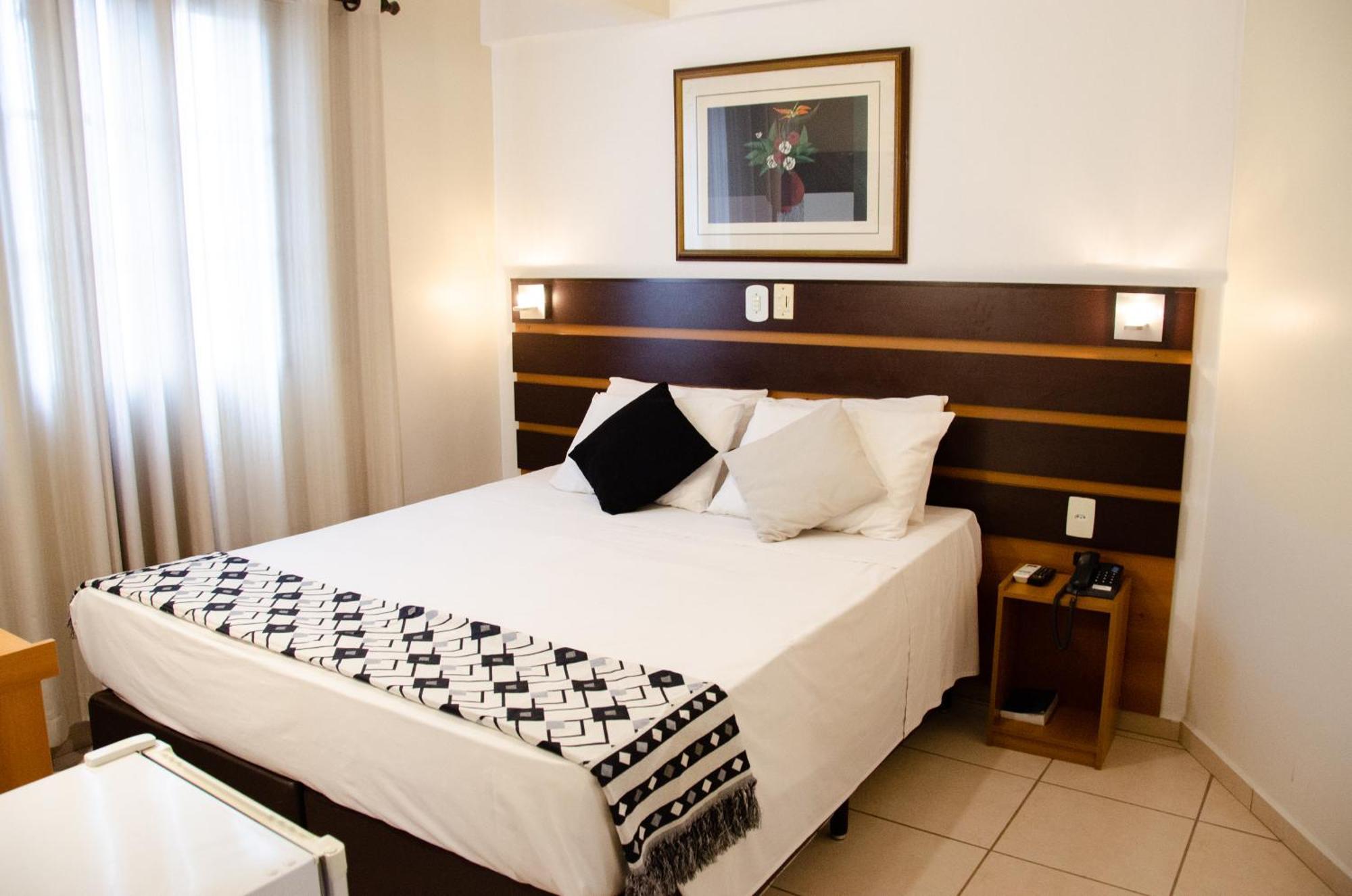 Hotel Ferraz Pouso Alegre Exteriör bild
