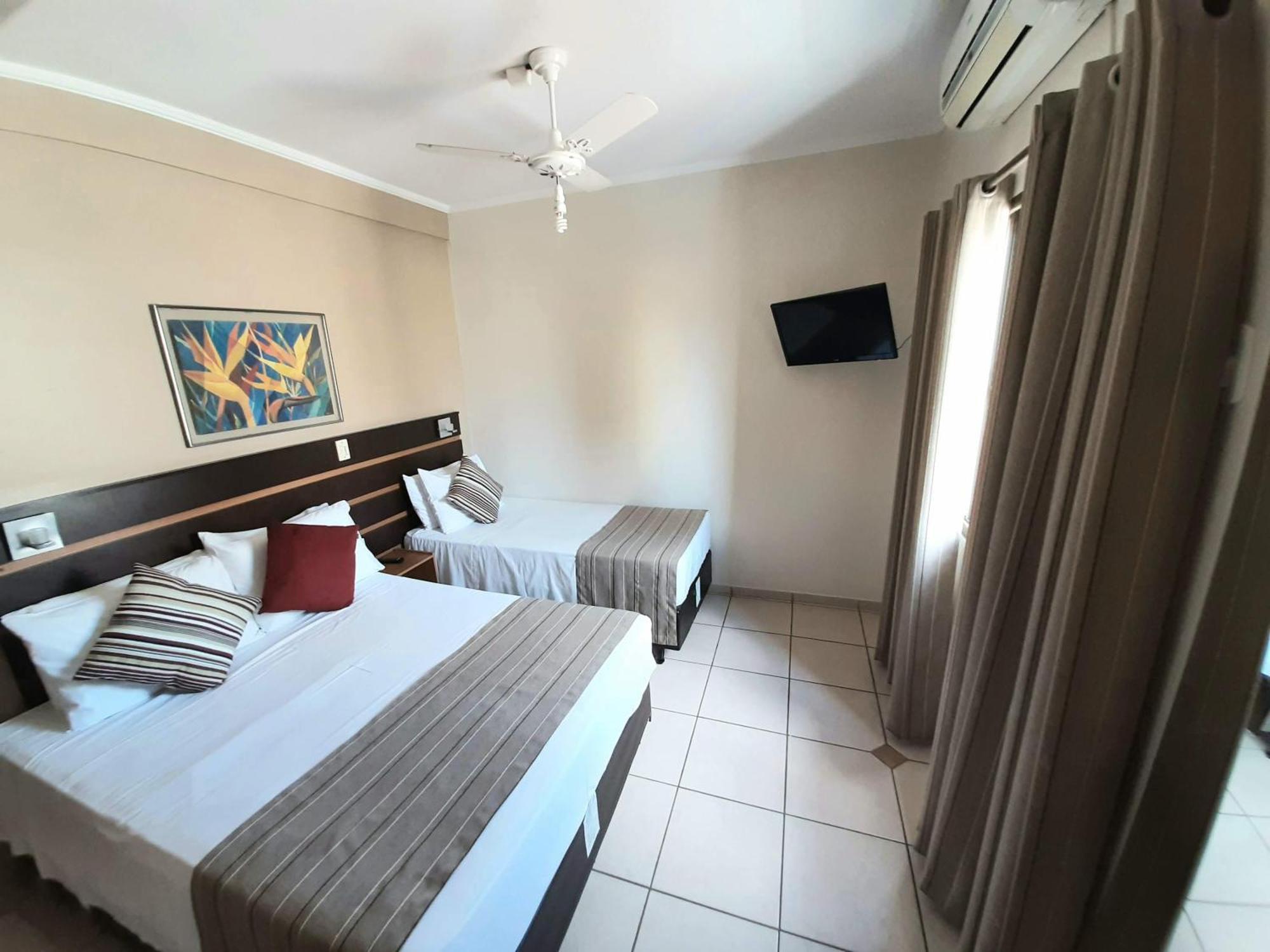 Hotel Ferraz Pouso Alegre Rum bild