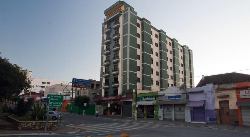 Hotel Ferraz Pouso Alegre Exteriör bild